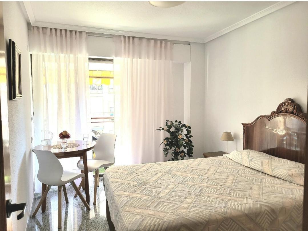 Апартаменти Amistosa, Habitacion Con Balcon, Alicante, Playa, Centro, Rambla, Mercado Екстер'єр фото