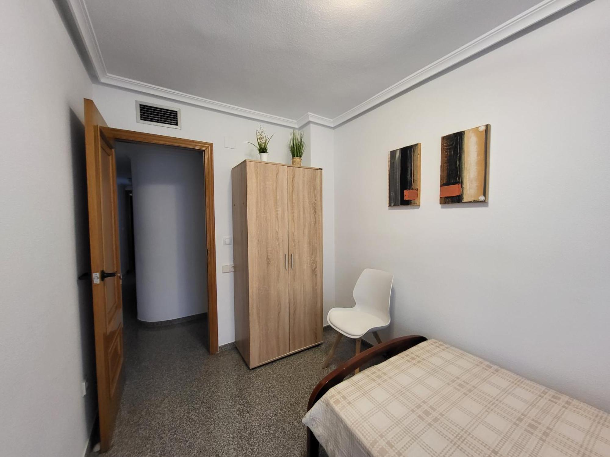 Апартаменти Amistosa, Habitacion Con Balcon, Alicante, Playa, Centro, Rambla, Mercado Номер фото